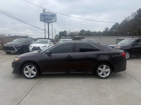Used 2013 Toyota Camry SE image 4