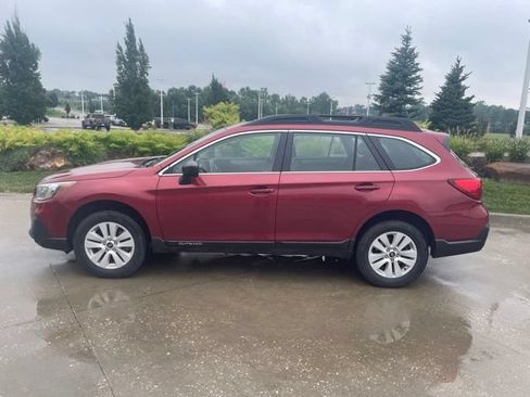 Used 2018 Subaru Outback 2.5i AWD/4WD image 8
