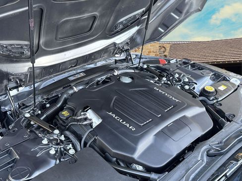 Used 2023 Jaguar F-TYPE R image 18