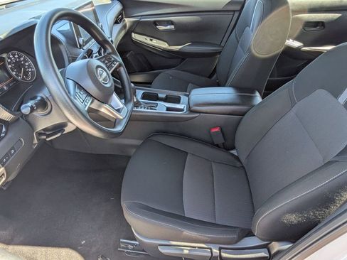 Used 2025 Nissan Sentra SV FWD image 11