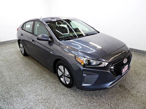 Used 2018 Hyundai Ioniq Blue FWD image 3