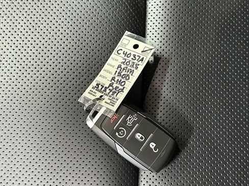 Used 2025 RAM 1500 RHO image 25