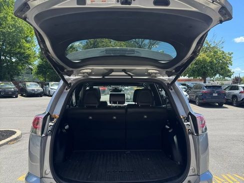 Used 2018 Toyota RAV4 SE w/ Power Extra Value Package AWD/4WD image 15