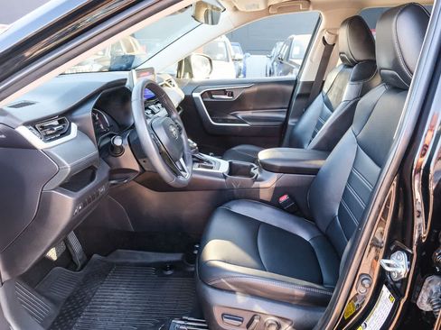 Used 2025 Toyota RAV4 XLE Premium FWD image 20