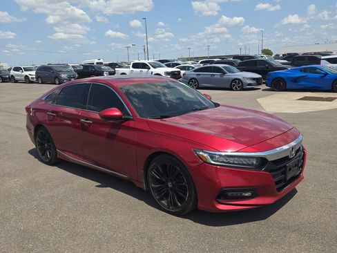 Used 2018 Honda Accord Touring image 3