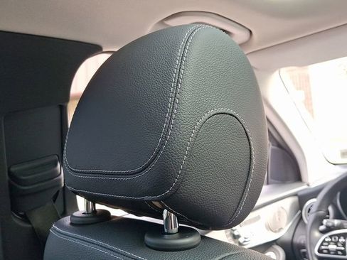 Used 2021 Mercedes-Benz GLC 300 4MATIC image 13
