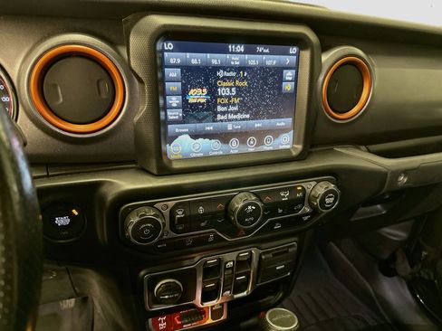 Used 2022 Jeep Gladiator Mojave w/ Cold Weather Group AWD/4WD image 26