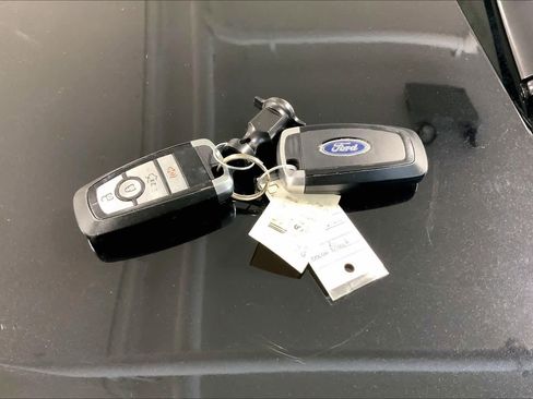 Used 2019 Ford Fusion SE w/ Equipment Group 151A image 14