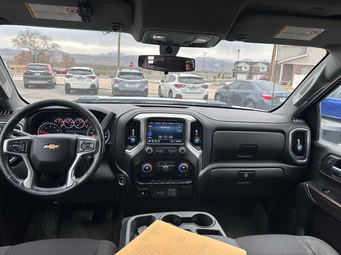 Used 2023 Chevrolet Silverado 3500 LT w/ Convenience Package image 10