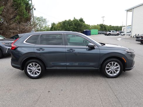 Used 2023 Honda CR-V EX image 3