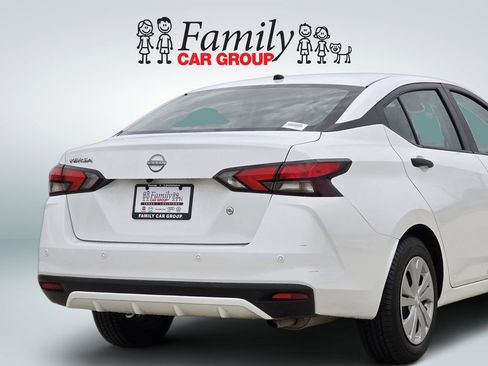 Used 2024 Nissan Versa S FWD image 4