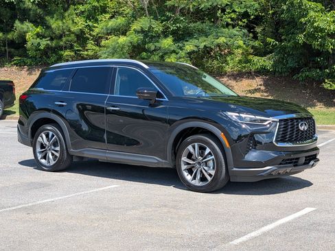 Used 2025 INFINITI QX60 Luxe w/ Vision Package FWD image 11