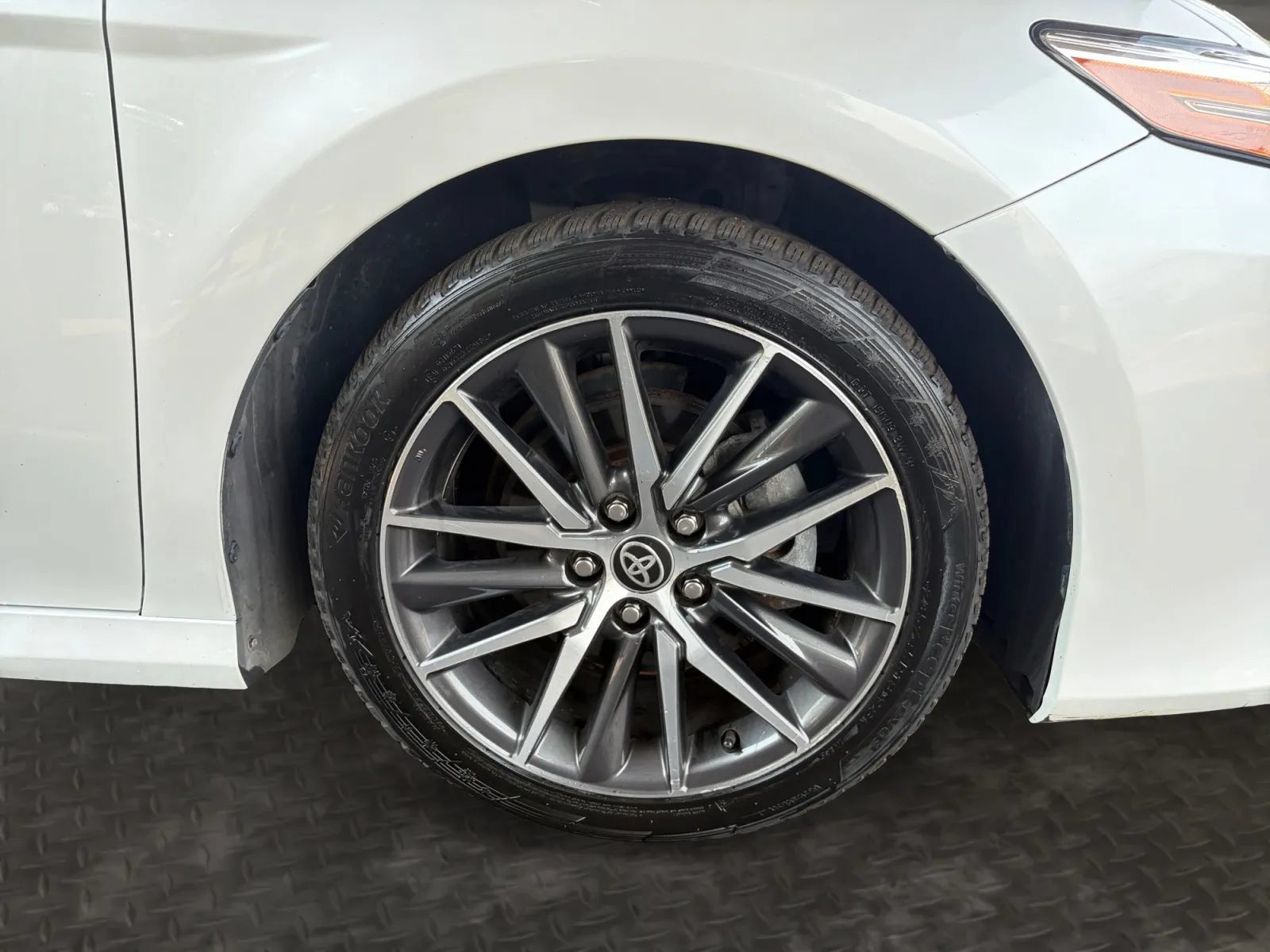Used 2021 Toyota Camry XLE AWD/4WD image 37