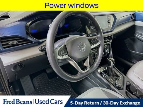Used 2023 Volkswagen Taos SE AWD/4WD image 11
