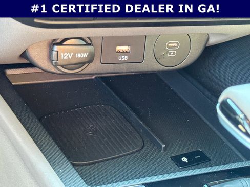 Certified 2025 Hyundai Elantra Sport image 33