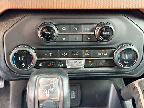 Used 2024 Ford Bronco Outer Banks image 36