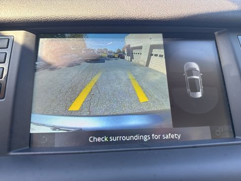 Used 2018 Land Rover Discovery Sport HSE AWD/4WD image 21
