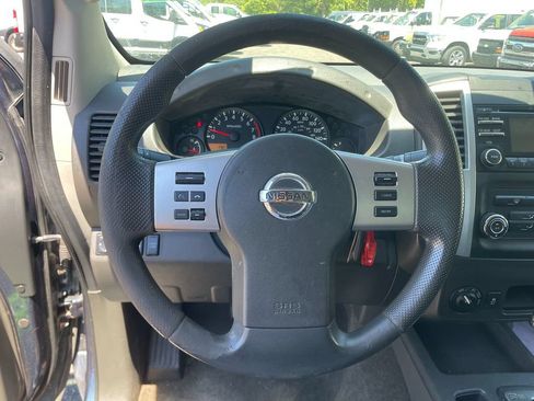Used 2013 Nissan Frontier SV AWD/4WD image 15