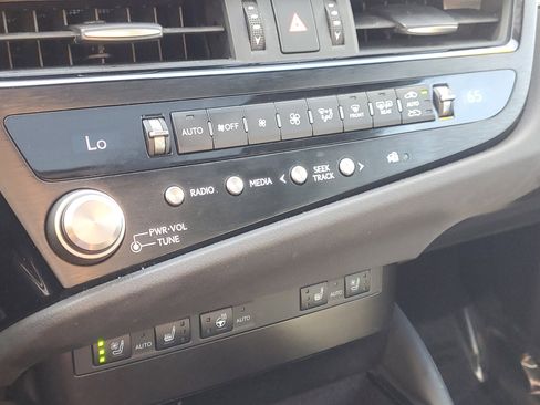 Used 2023 Lexus ES 350 F Sport w/ Accessory Package (Z2) FWD image 29