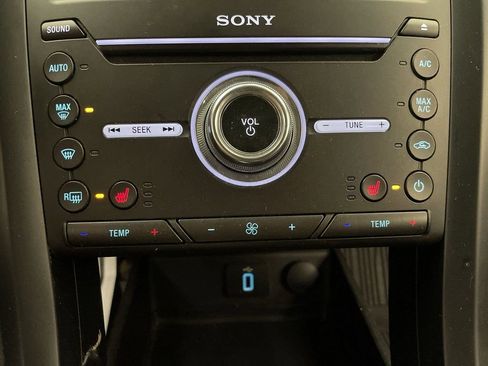 Used 2018 Ford Fusion Titanium image 11