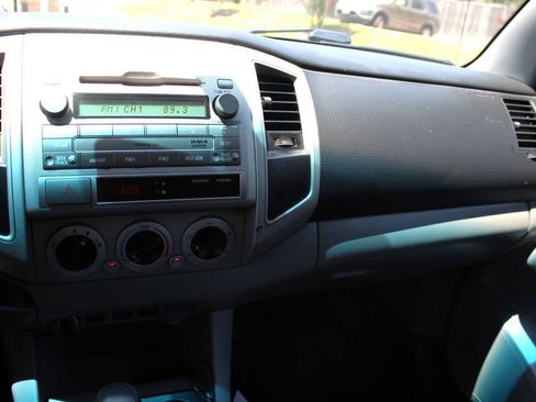 Used 2011 Toyota Tacoma PreRunner w/ TRD Sport Pkg RWD image 8