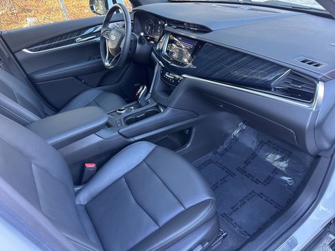 Used 2023 Cadillac XT6 Premium Luxury image 23