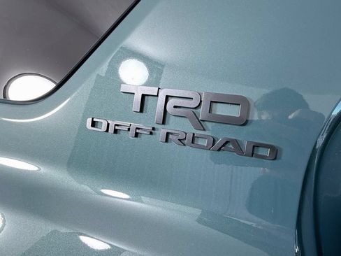 Used 2025 Toyota 4Runner TRD Off-Road Premium AWD/4WD image 32