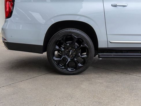 New 2026 GMC Yukon XL Denali w/ Denali Reserve Package image 36