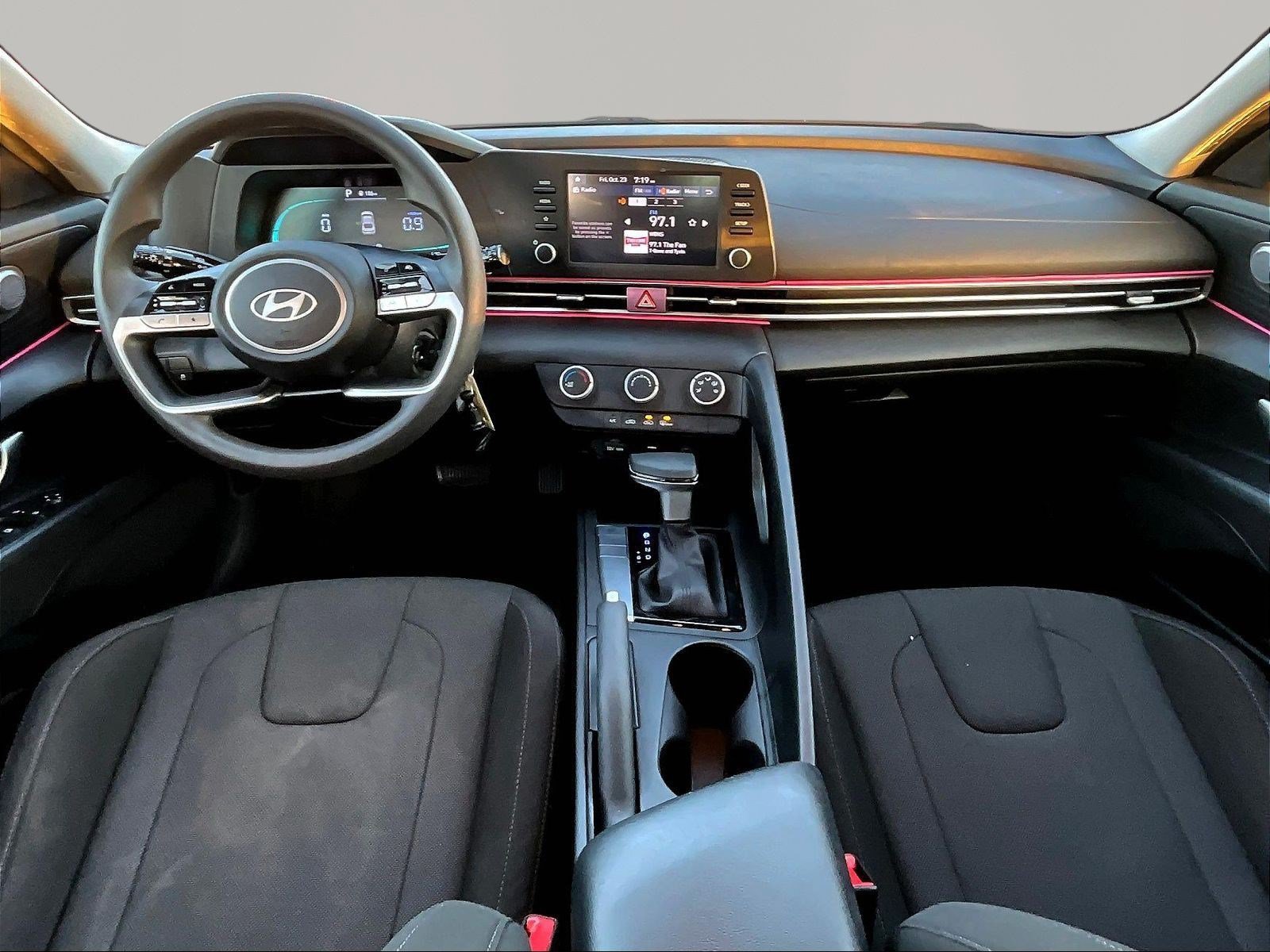 Used 2024 Hyundai Elantra SE FWD image 7
