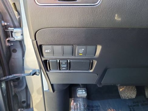 Used 2021 Nissan Armada SL w/ Captain's Chairs Package AWD/4WD image 23