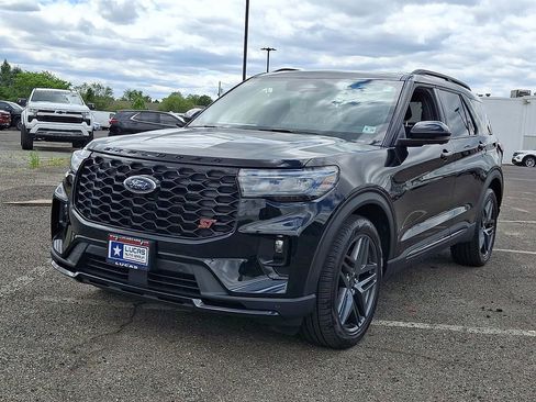 Used 2025 Ford Explorer ST w/ Sun And Sound Package AWD/4WD image 5