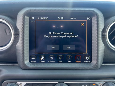 Used 2021 Jeep Gladiator Overland w/ Popular Equipment Package AWD/4WD image 14