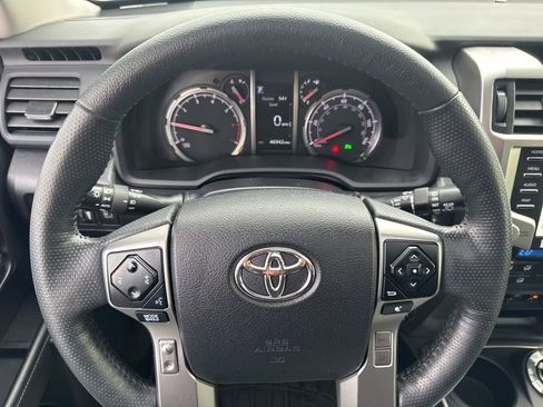 Used 2024 Toyota 4Runner Limited AWD/4WD image 17