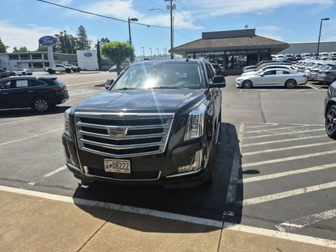 Used 2020 Cadillac Escalade ESV Premium Luxury AWD/4WD image 5
