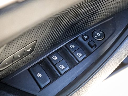 Used 2024 BMW 430i Convertible w/ Convenience Package image 15