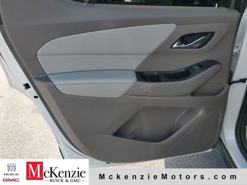 Used 2018 Chevrolet Traverse LT w/ LPO, Floor Liner Package AWD/4WD image 26