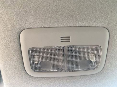 Used 2009 Toyota Matrix S FWD image 21