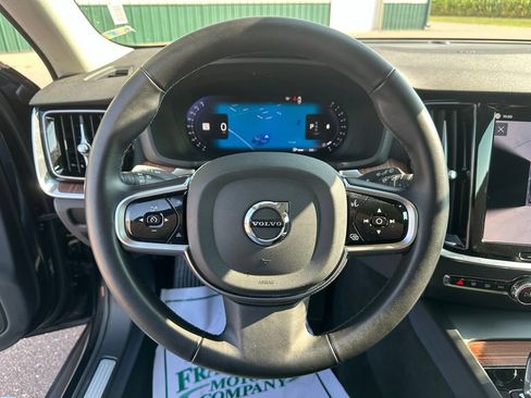 Used 2025 Volvo V60 B5 Cross Country Plus AWD/4WD image 15