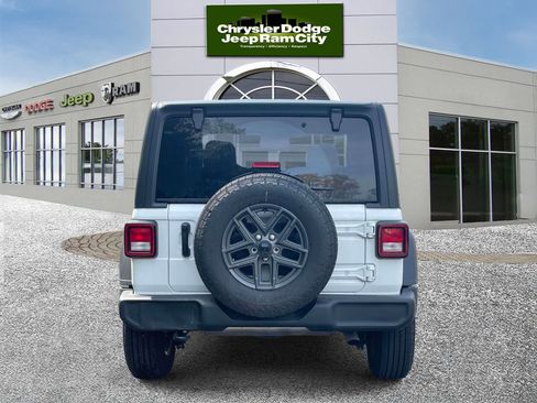 Used 2026 Jeep Wrangler Sport S AWD/4WD image 7
