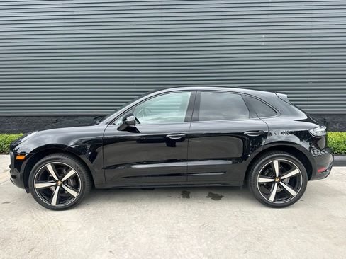 Certified 2023 Porsche Macan AWD/4WD image 2
