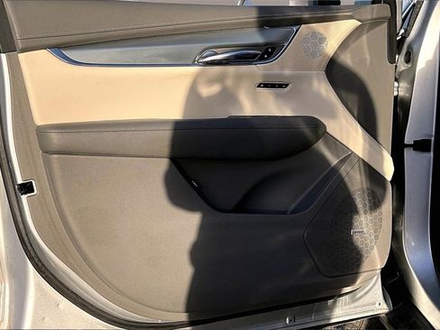 Used 2017 Cadillac XT5 Premium Luxury image 18