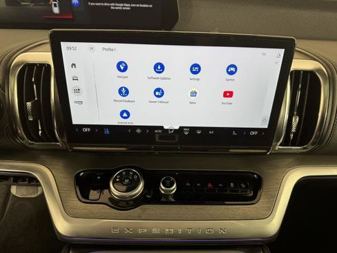 Certified 2025 Ford Expedition Platinum AWD/4WD image 23