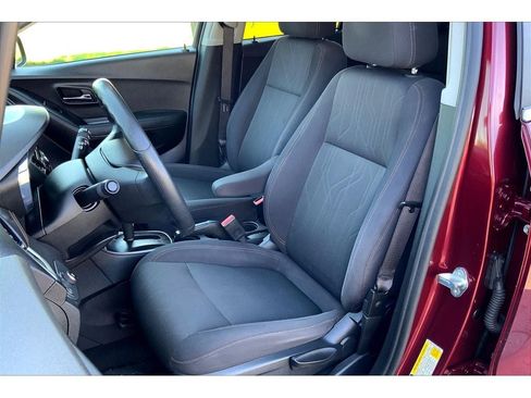 Used 2017 Chevrolet Trax LT image 25