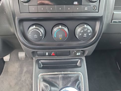 Used 2012 Jeep Patriot Sport AWD/4WD image 16