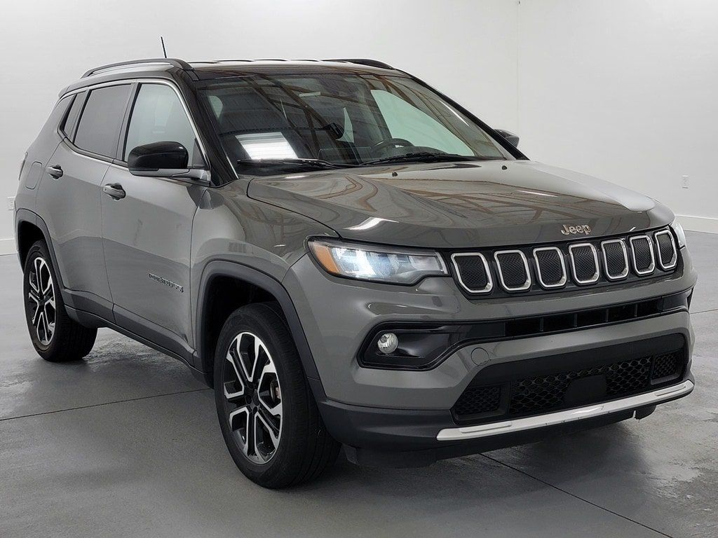 Used 2022 Jeep Compass Limited AWD/4WD image 2