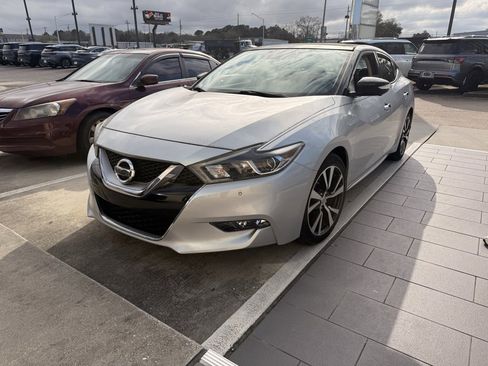 Used 2017 Nissan Maxima Platinum image 1