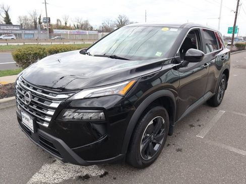 Certified 2025 Nissan Rogue SV image 8