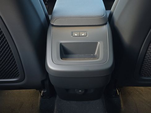 New 2026 Volvo XC60 B5 Plus w/ Climate Package image 24