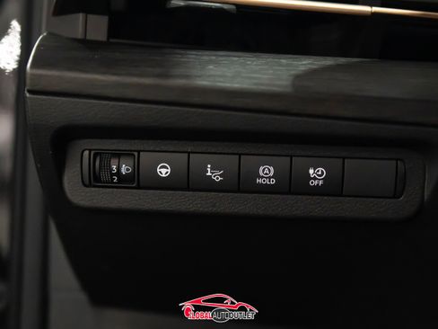 Used 2023 Nissan Ariya FWD image 36