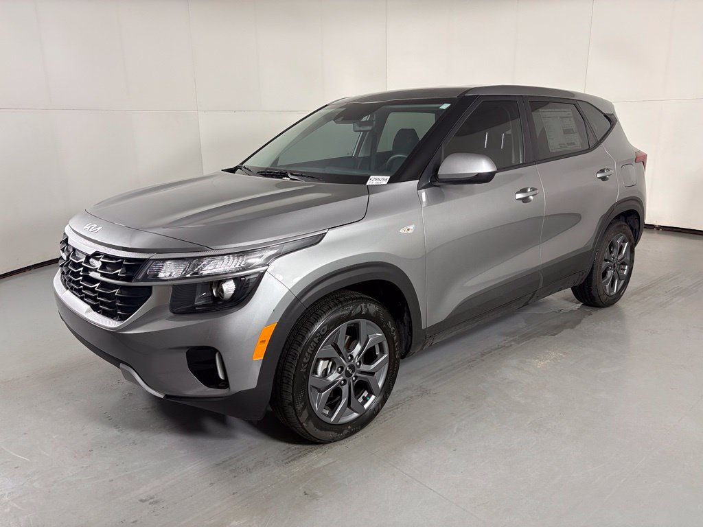 New 2026 Kia Seltos LX FWD image 4